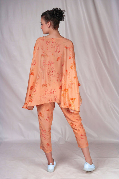 Printed top with kimono-inspired sleeves